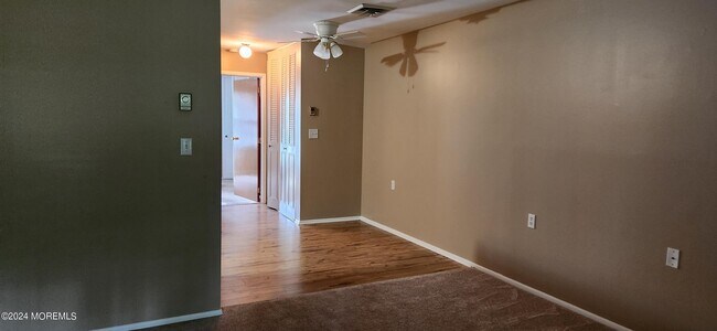 Foto del edificio - 1034B Aberdeen Dr