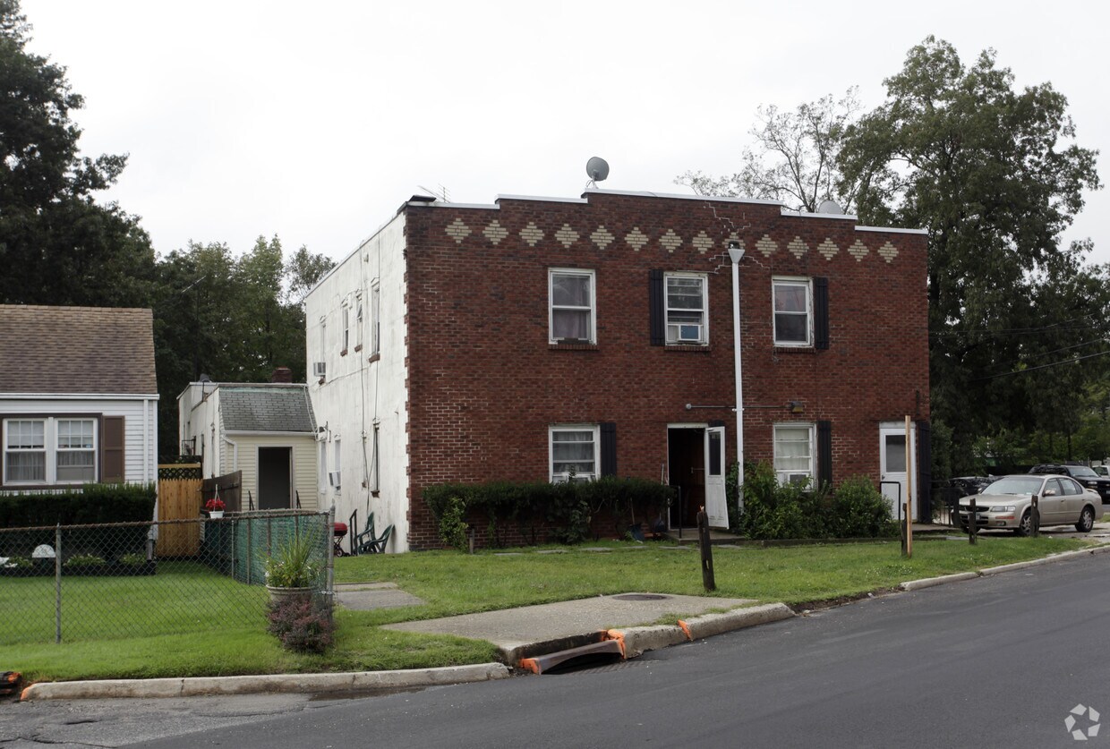 Primary Photo - 56 W Hills Rd