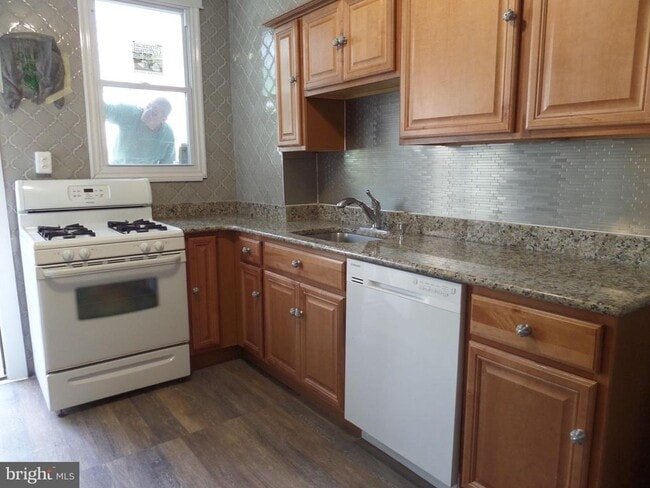 Building Photo - 627 Arbor Rd