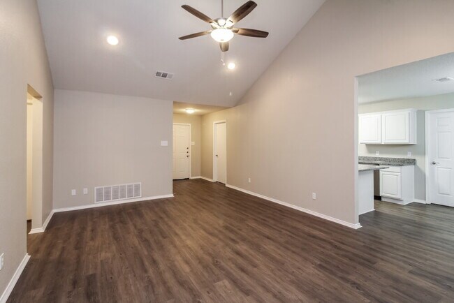 Foto del edificio - 900 Vicksburg Ln