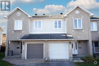 Building Photo - 6052 Pineglade Crescent