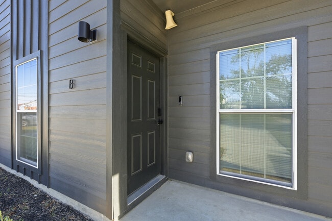 Building Photo - 9412 Crofton St