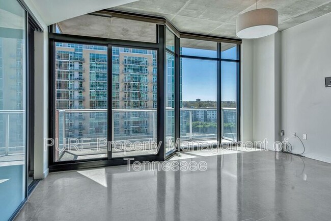 Building Photo - 1154 Division St