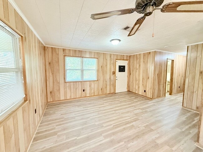 Foto del edificio - Charming 2-Bedroom Cottage On 1.25 Acres