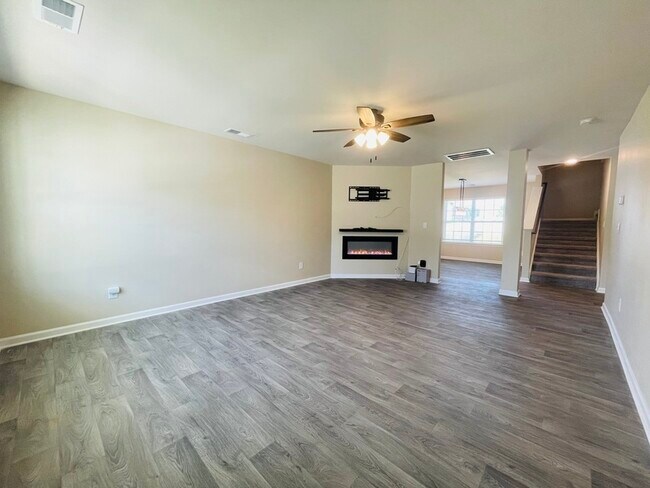 Building Photo - 2030 Greenbrook Trl