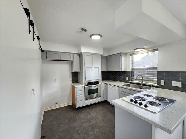 Building Photo - 1322 Valley Landing Dr