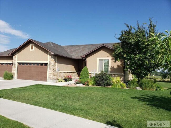 Foto del edificio - Charming 3-Bedroom, 2-Bathroom Twin Home in Stonebridge Subdivision