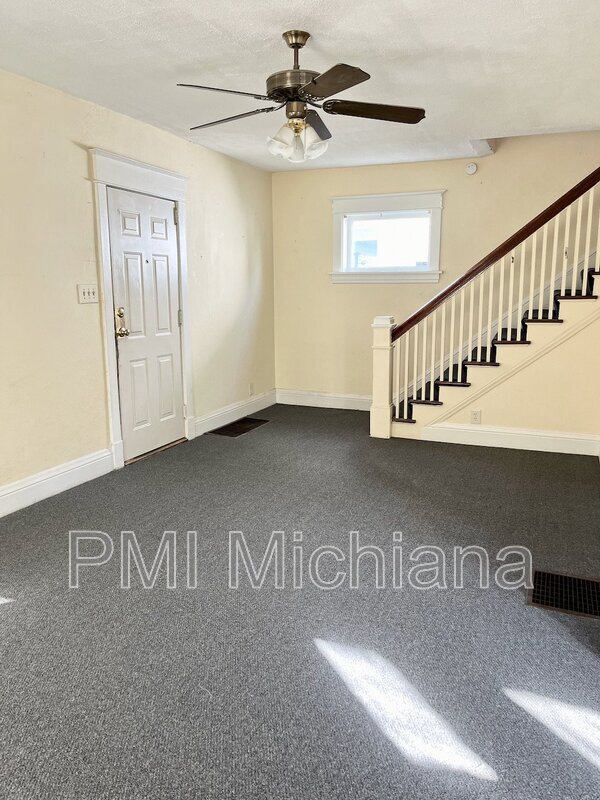 Foto del edificio - 808 E Bowman St