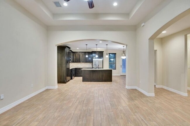 Foto del edificio - 118 N Buckhorn Dr