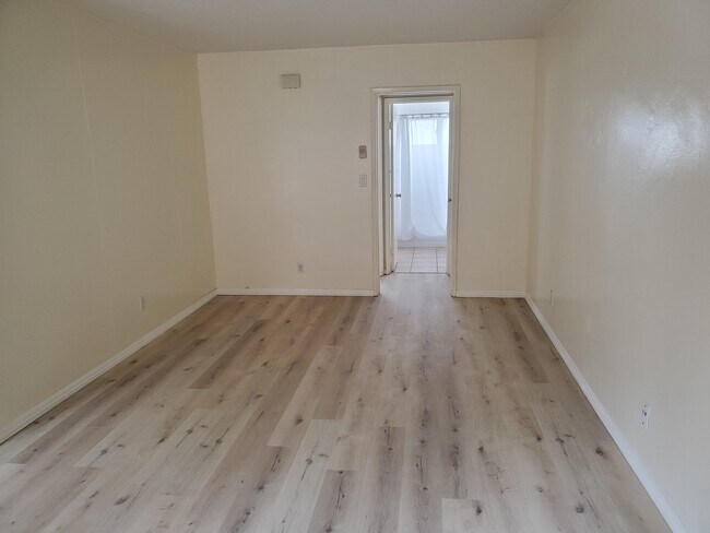 Sala de estar - 4180 Louisiana St