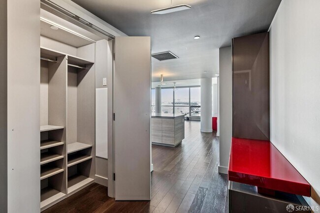 Foto del edificio - 708 Long Bridge St