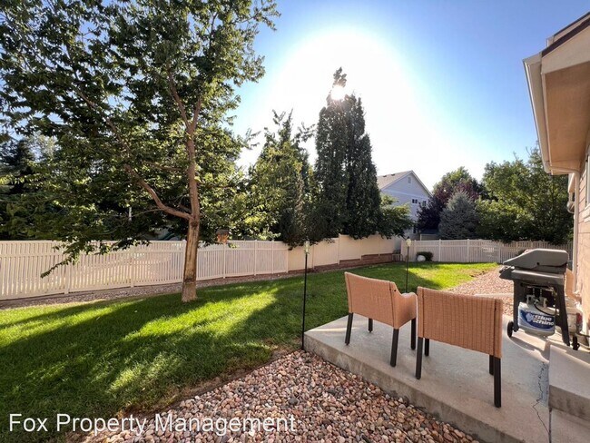 Foto del edificio - 4 br, 2.5 bath House - 4940 Monarch Drive