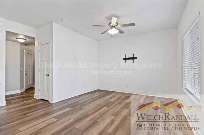Building Photo - 2090 Carson Ave