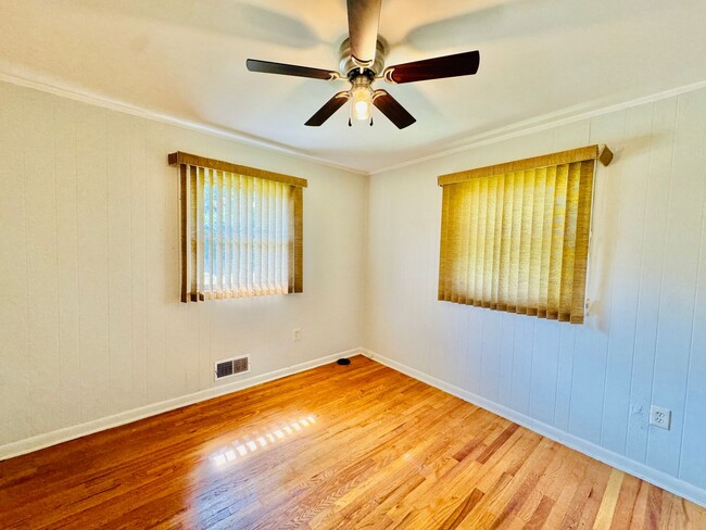 Building Photo - WASHINGTON DC - CUTE 3 BEDROOM HOME - DEAN...