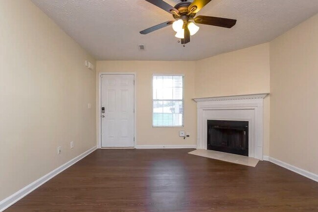 Foto del edificio - 4735 Saddleridge Rd