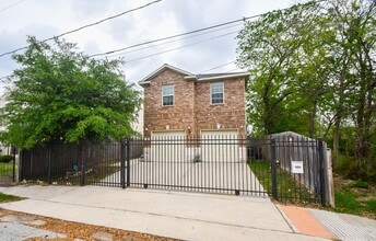 Building Photo - 4915 Market St