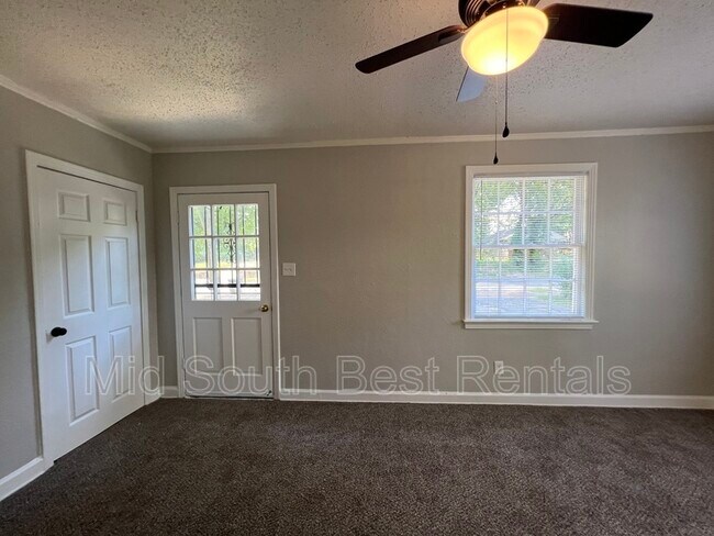 Building Photo - 3162 St Charles Dr