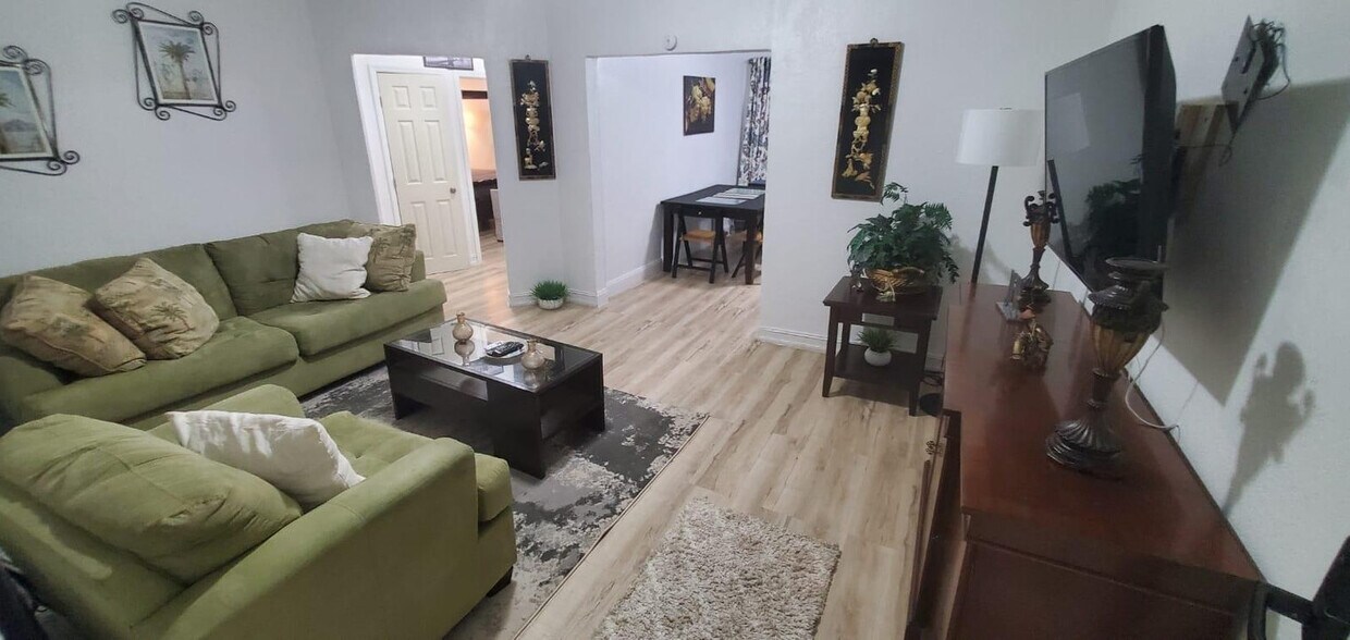 Foto principal - 680 SW 7th Ave