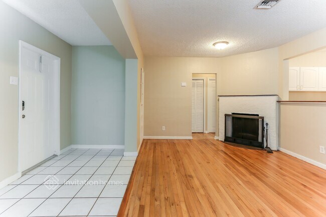 Building Photo - 2644 Hayes St