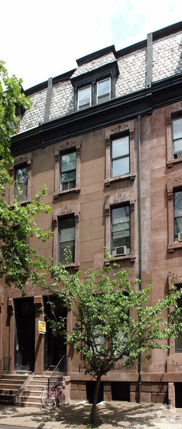 Building Photo - 2041 Spruce St
