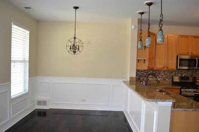 Building Photo - 242 Springbrook Trail S