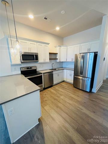 Foto principal - 935 McAlway Rd