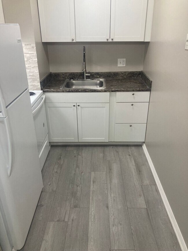 Foto del edificio - 7560 Mentor Ave