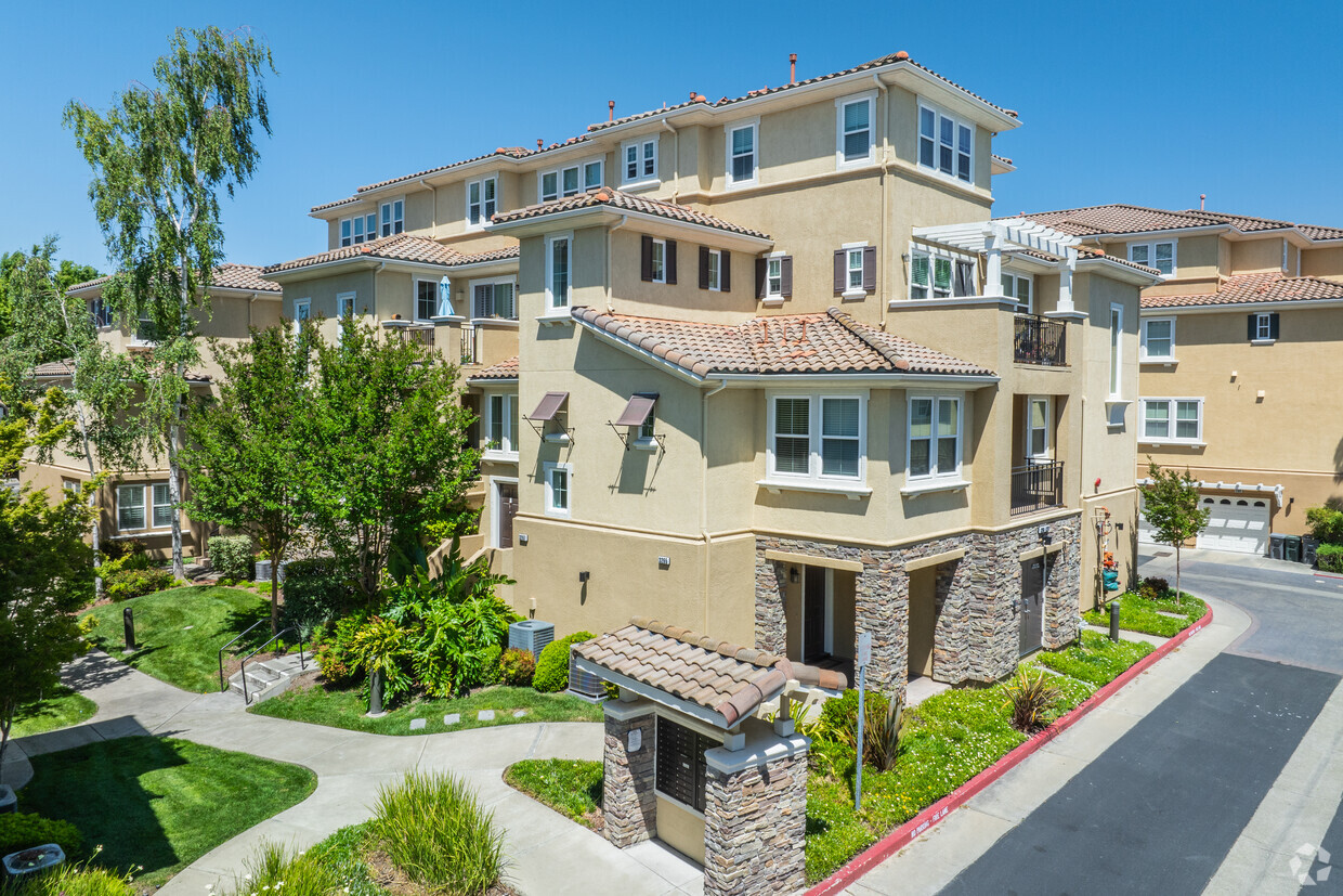 Primary Photo - The Courtyards at Dublin Ranch Villages