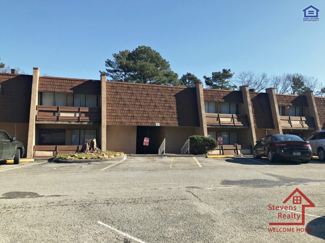 Foto principal - 915 S Seminole Dr