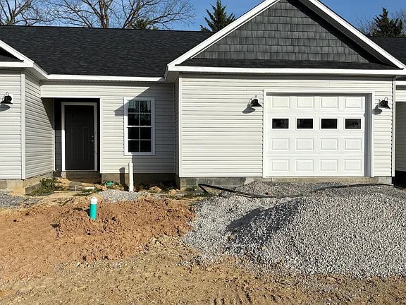 Building Photo - 175 Fairfield Ln