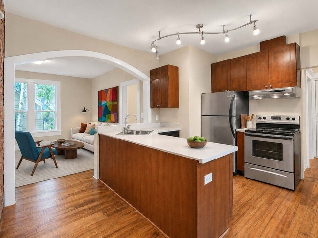 Top-Floor 3bed/1bath Duplex Unit in Cherry Hill! - Top-Floor 3bed/1bath Duplex Unit in Cherry Hill! Apartment