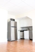 Building Photo - 42 N Prospect St