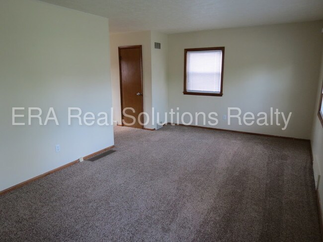 Building Photo - new rental in holly hill subdivision