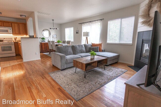 Building Photo - 3 br, 3 bath House - 288 Pecan Garden View