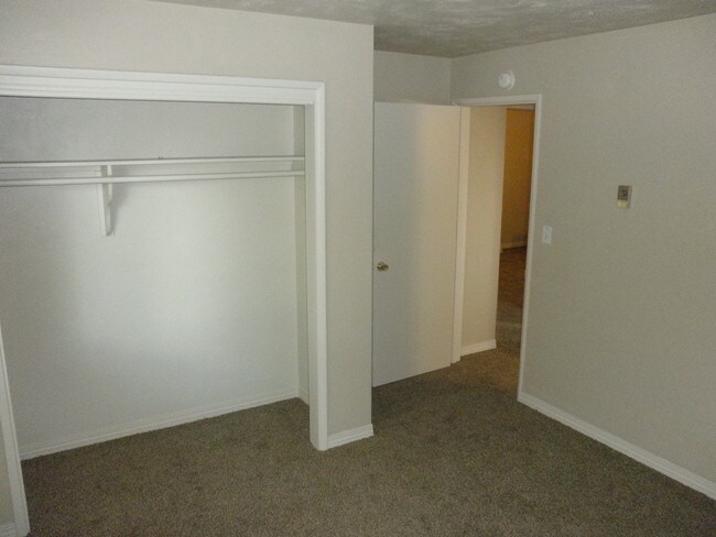 Building Photo - 2 bed 1 bath apartment in Coburg