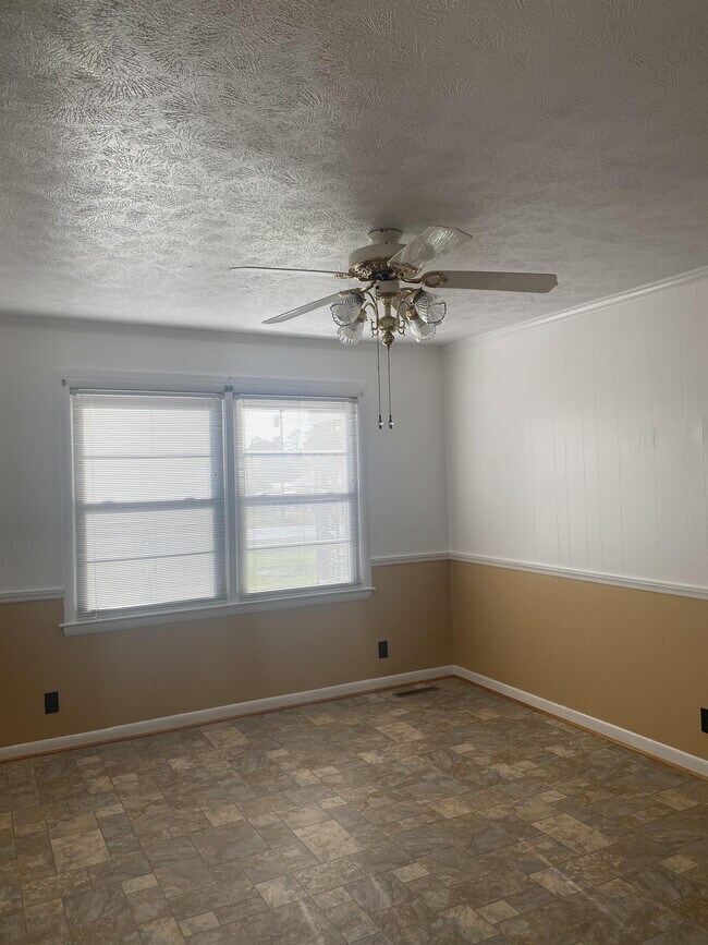 Building Photo - 10263 US-701