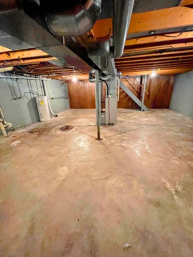 Building Photo - 341 Kleeman Ct