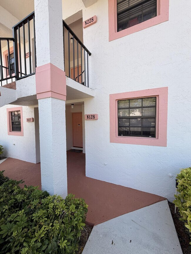 Foto del edificio - 301 Norwood Terrace
