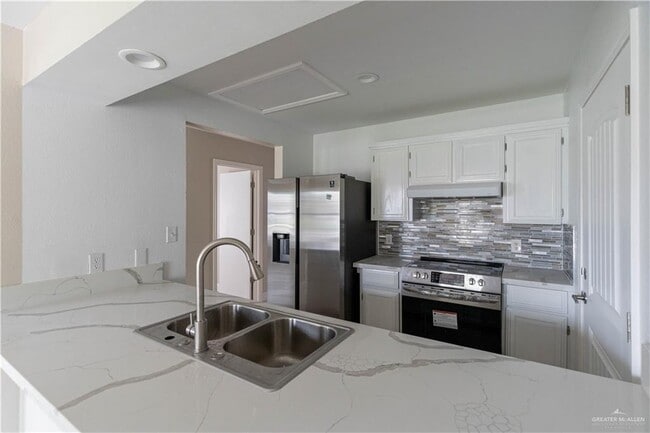 Building Photo - 4009 Yucca Ave