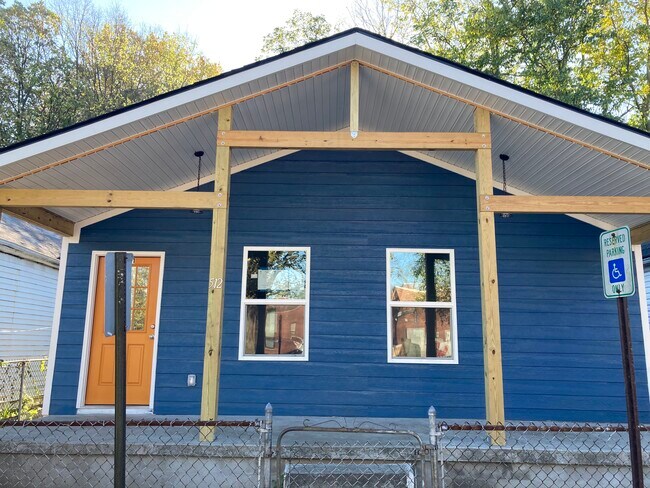 Building Photo - 512 N Upper St