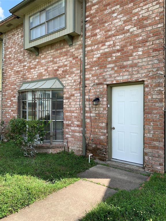 180 Goodson Dr, Houston, TX 77060 Condo for Rent in Houston, TX