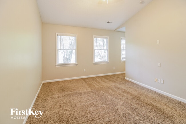 Foto del edificio - 2417 Quaker Landing Rd