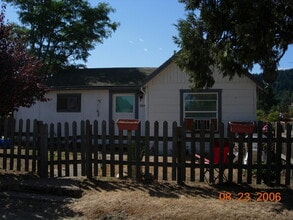 Building Photo - 1646 SW Duke Rd