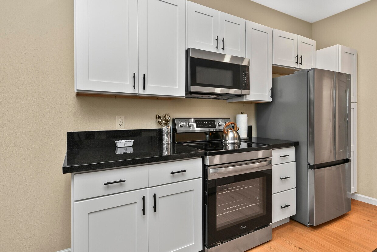 Foto principal - 1220 E Pacific St