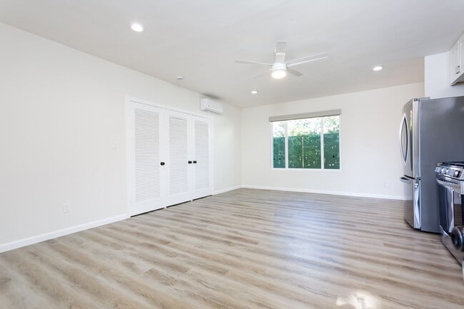 Foto del edificio - 4138 Middlesex Dr