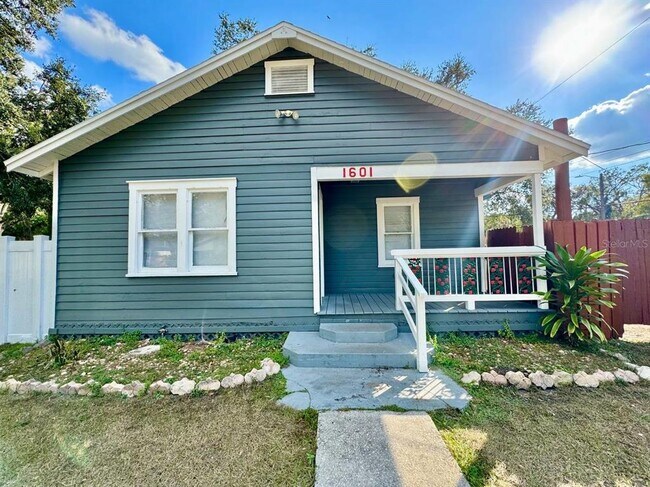 Foto del edificio - 1601 E Maple Ave