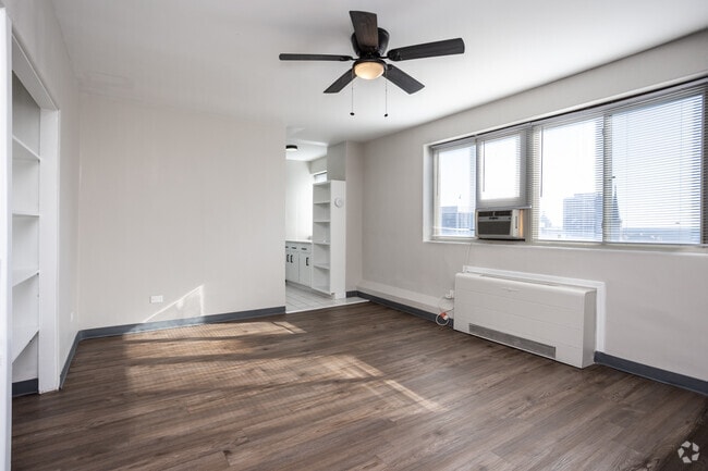 1BR, 1BA - 500SF - Living Room - Ashley Towers