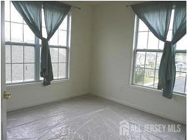 Foto del edificio - 3223 Edward Stec Blvd