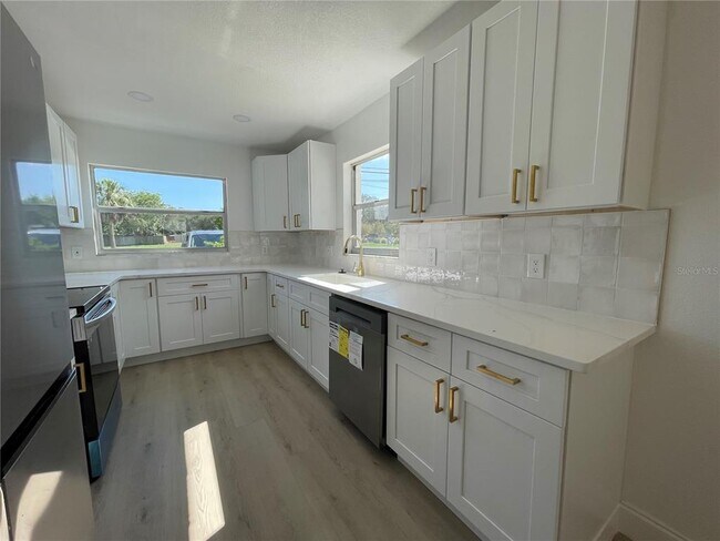 Foto del edificio - 336 4th Ave SW