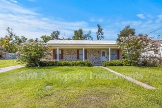 Building Photo - 535 W Lyons St